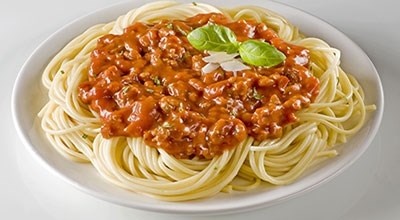 lunret med spagetti og kødsovs